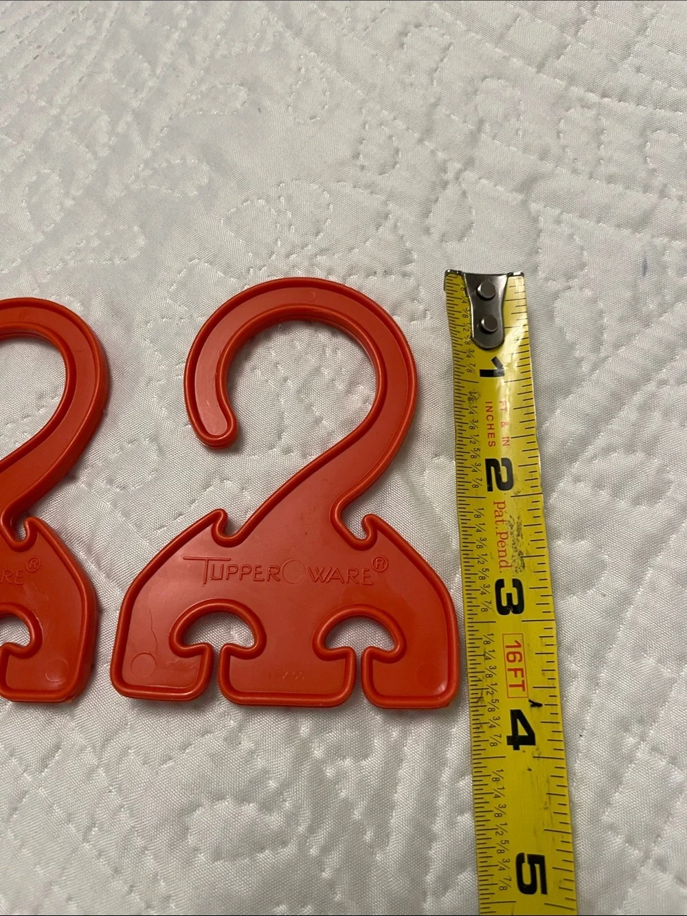 Set of 4 Vintage Tupperware HANG IT ALL Mini Hangers LIKE NEW